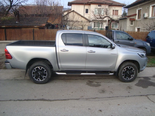 Toyota Hilux 2.4 D-4D - изображение 5