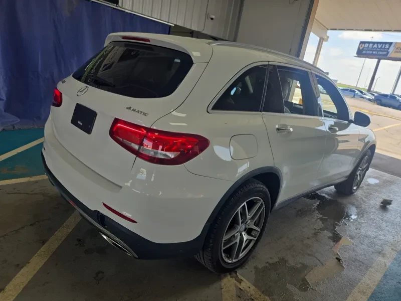 Mercedes-Benz GLC 300 AMG, снимка 5 - Автомобили и джипове - 55112314