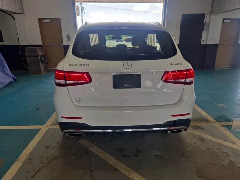Mercedes-Benz GLC 300 AMG, снимка 4 - Автомобили и джипове - 55112314