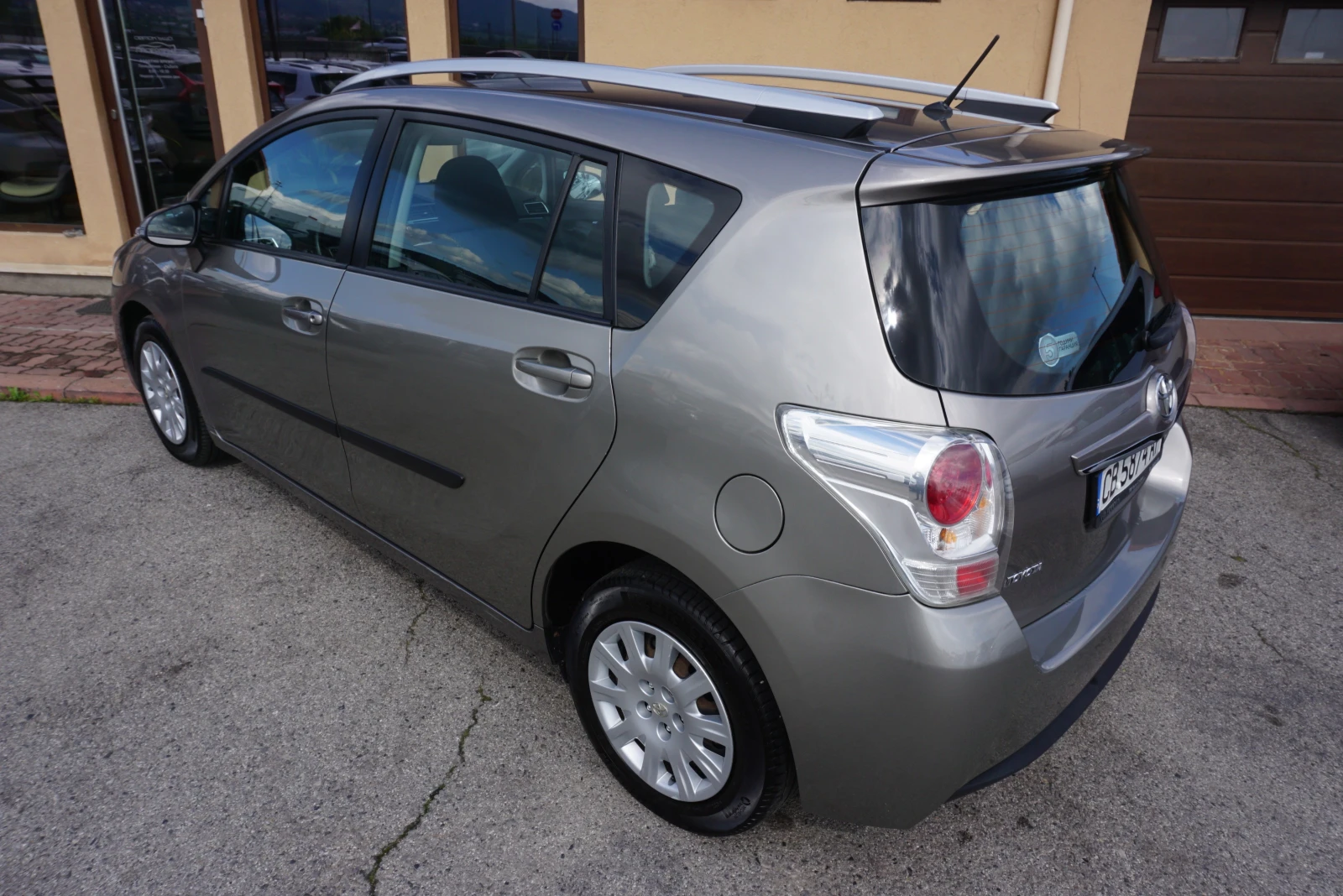 Toyota Verso 1.8i - изображение 4