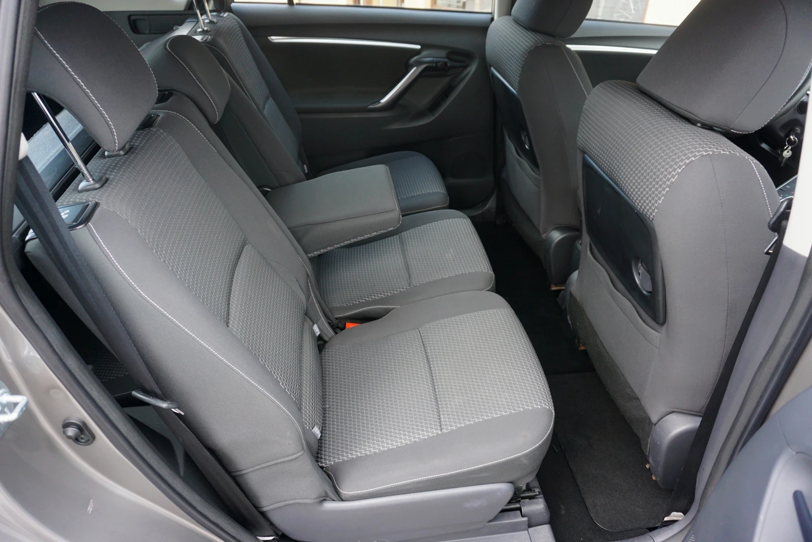 Toyota Verso 1.8i - изображение 10