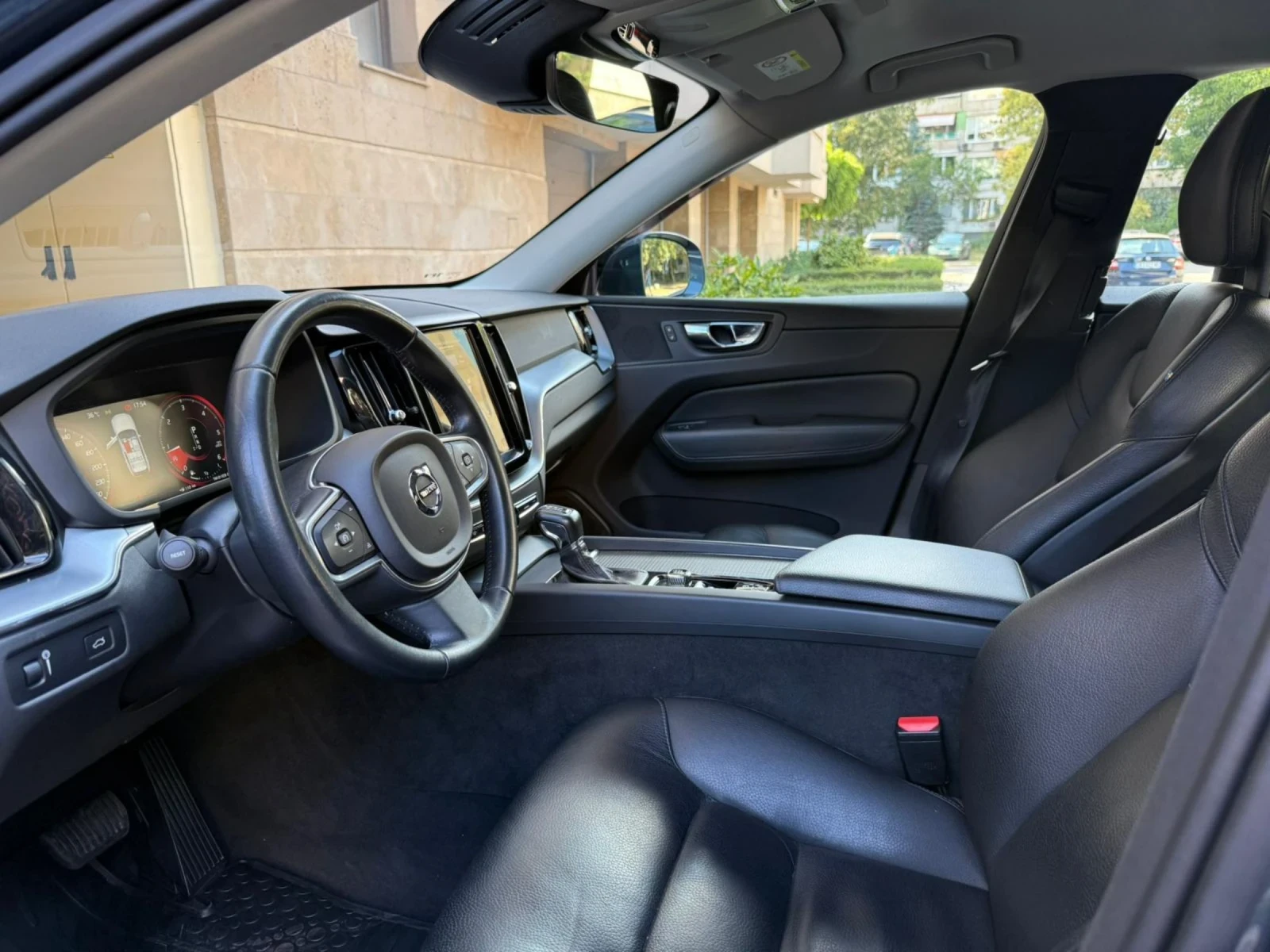 Volvo XC60 D4 AWD  - изображение 10
