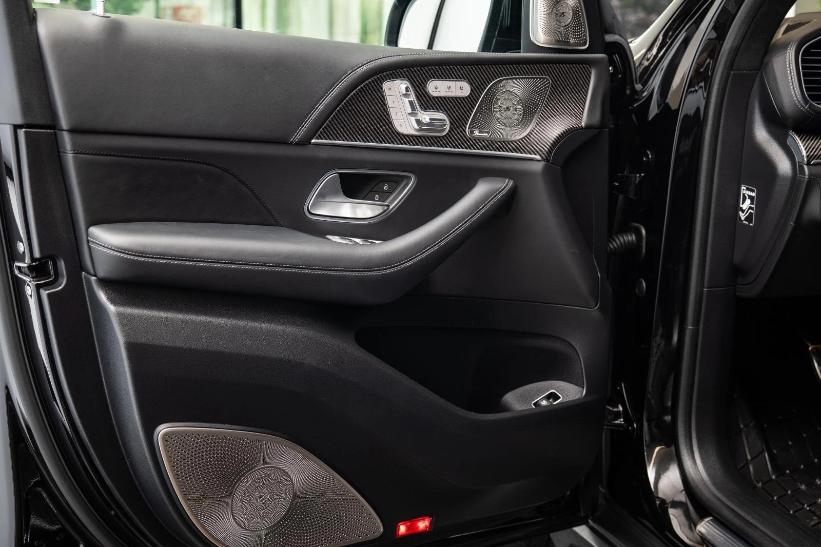 Mercedes-Benz GLS 63 AMG /4-MATIC/FACELIFT/CARBON/BURM 4D/PANO/EXCLUSIV/TV/ - изображение 6