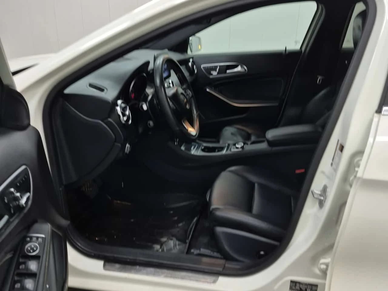 Mercedes-Benz GLA * 250 * CARFAX * БЕЗ ПЪРВОНАЧАЛНА ВНОСКА, снимка 5 - Автомобили и джипове - 53870010