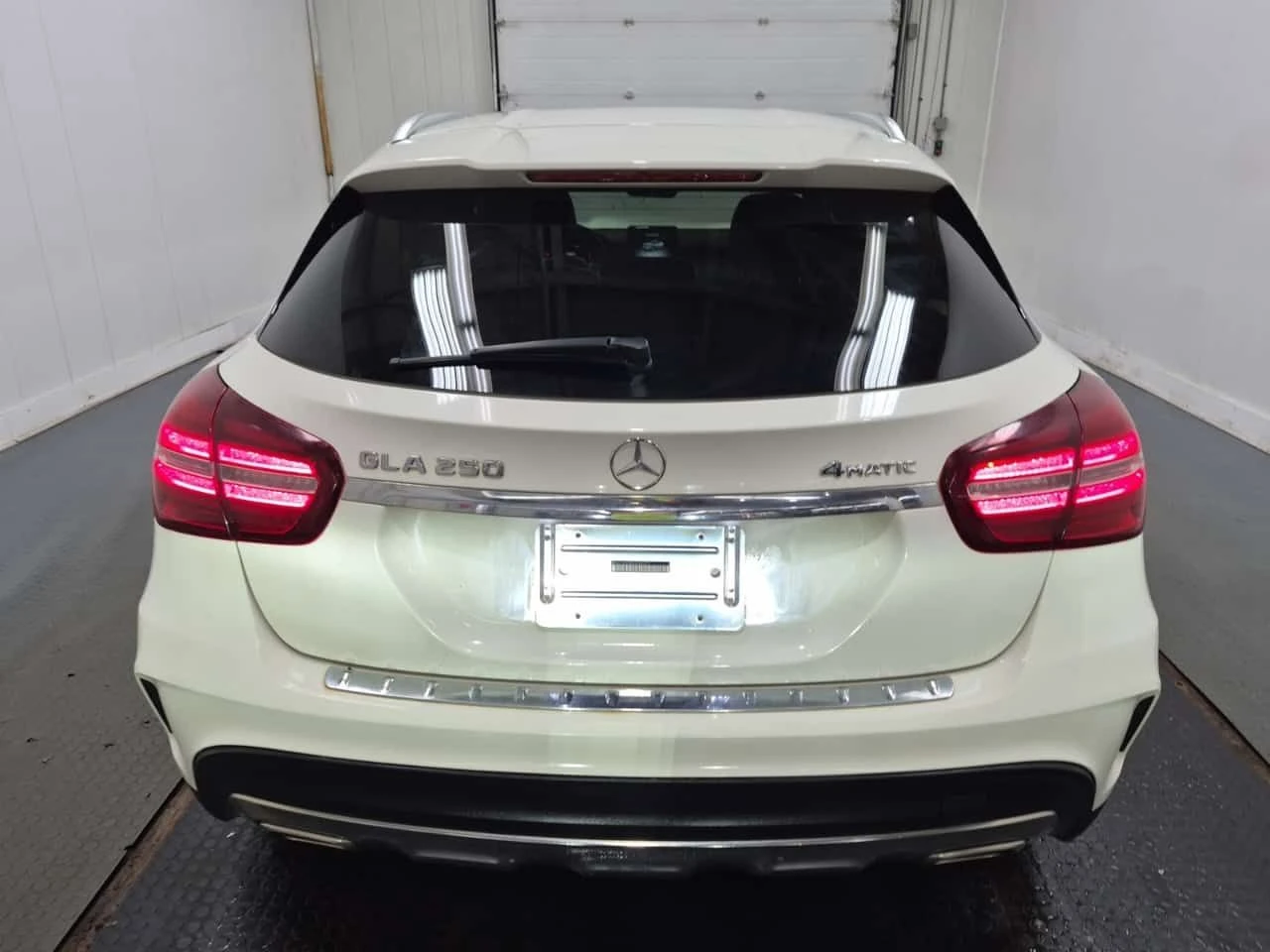 Mercedes-Benz GLA * 250 * CARFAX * БЕЗ ПЪРВОНАЧАЛНА ВНОСКА, снимка 16 - Автомобили и джипове - 53870010