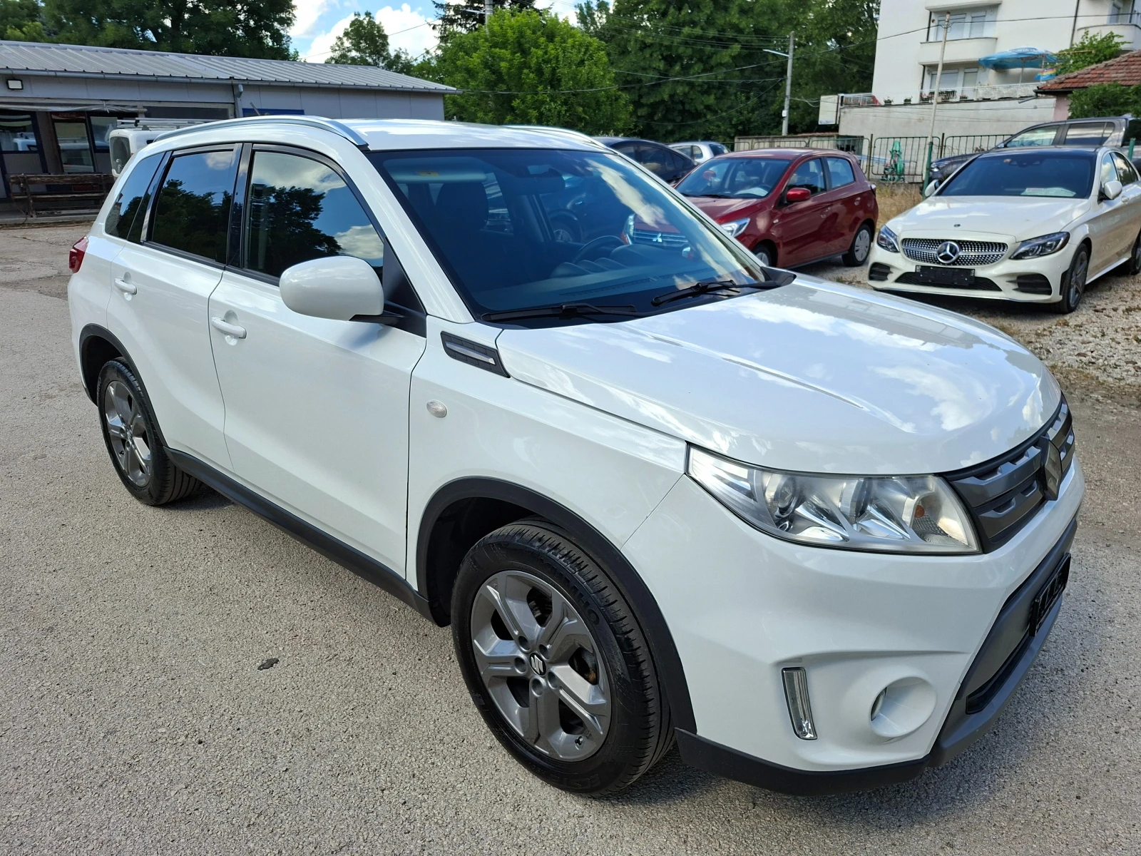 Suzuki Vitara 1.6i Швейцария, снимка 3 - Автомобили и джипове - 54960506