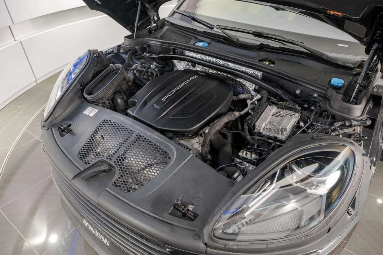 Porsche Macan AWD 2.0 CARFAX, снимка 12 - Автомобили и джипове - 55832805