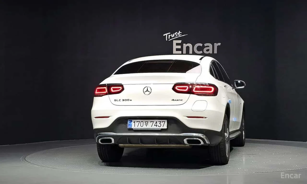 Mercedes-Benz GLC 300 e Plug-in Hybrid * Coupe * Facelift * , снимка 4 - Автомобили и джипове - 56317949