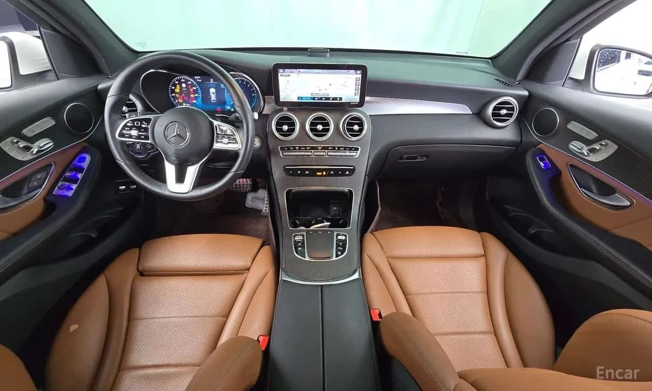 Mercedes-Benz GLC 300 e Plug-in Hybrid * Coupe * Facelift * , снимка 10 - Автомобили и джипове - 56317949