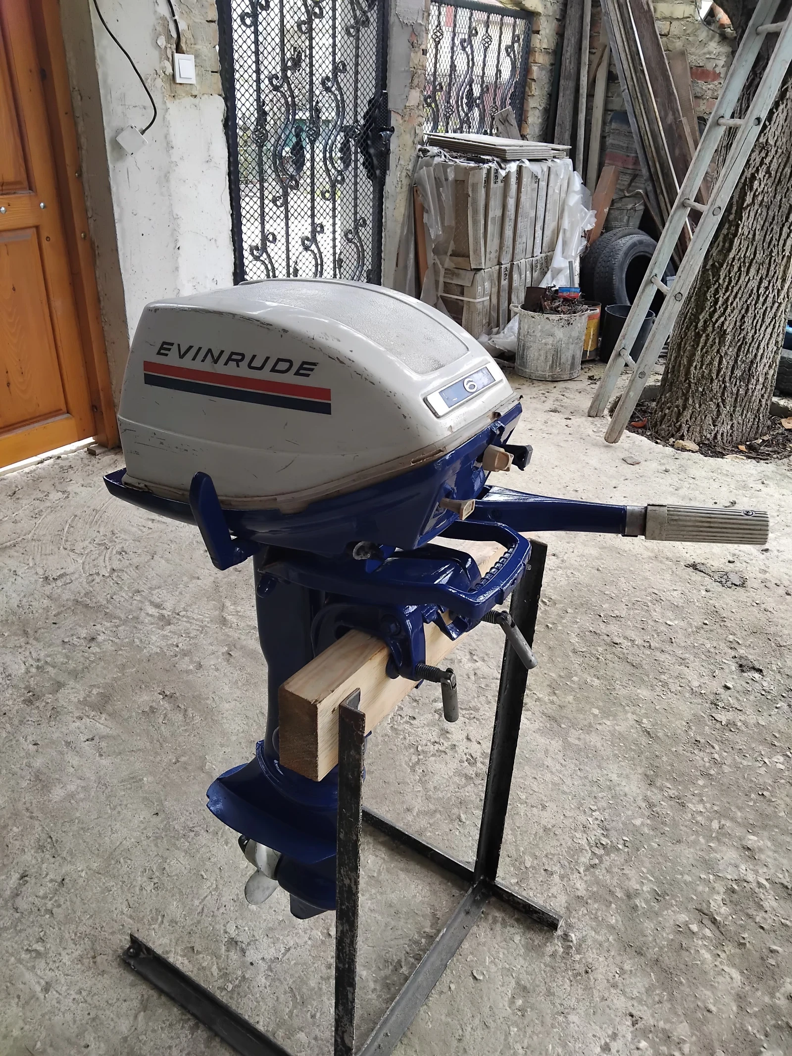   Evinrude | Mobile.bg   1