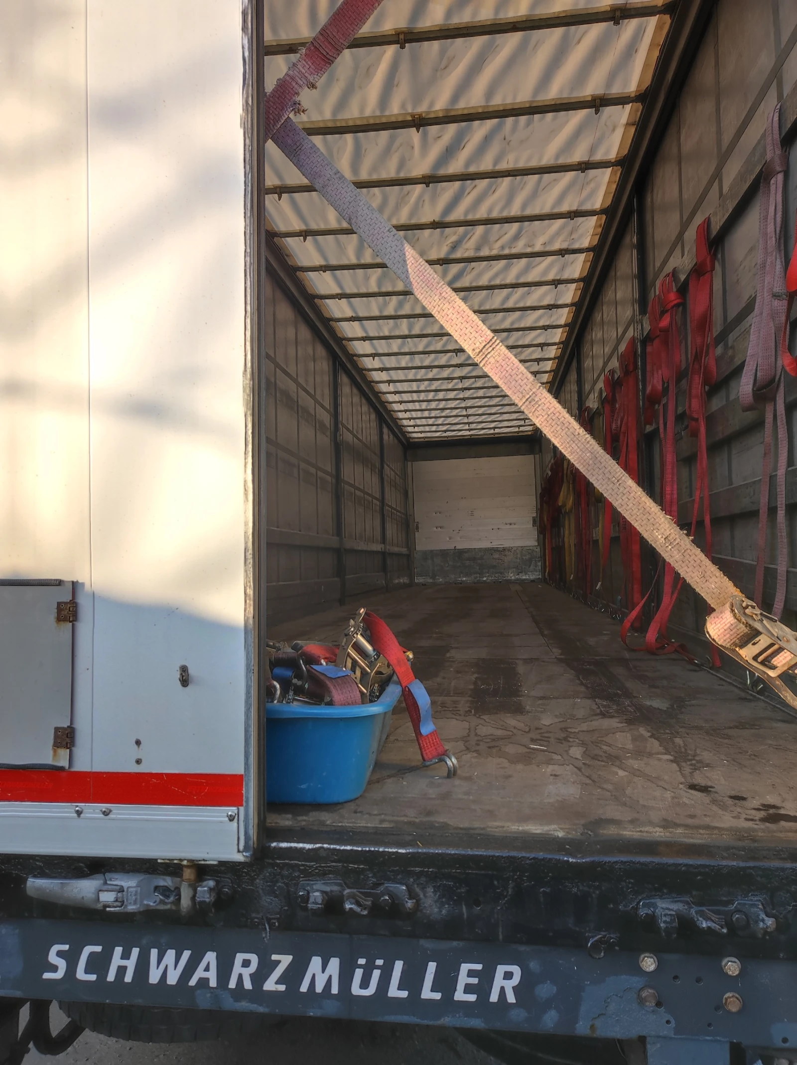 Полуремарке Schwarzmuller, снимка 6 - Ремаркета - 54804309