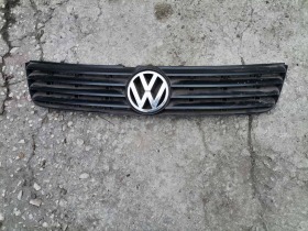 Предна решетка за Volkswagen Passat, снимка 1 - Части - 46269818