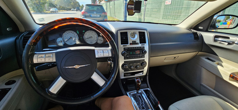Chrysler 300c, снимка 7 - Автомобили и джипове - 44841586