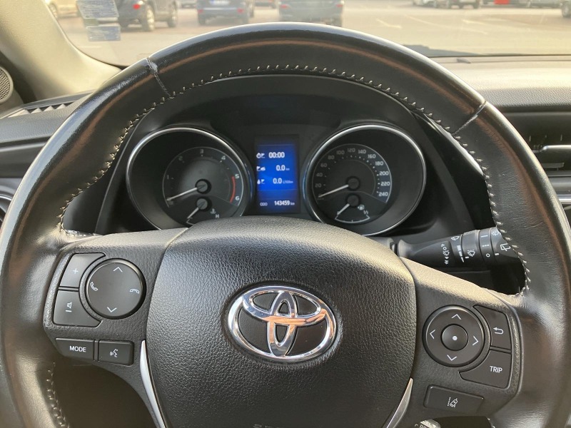 Toyota Auris 1.6 D-4D, снимка 13 - Автомобили и джипове - 44860687