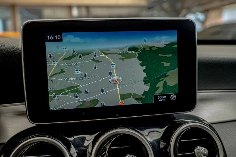 Mercedes-Benz C 250 4Matic/Bluetec/Blind Spot/Dynamic LED, снимка 10 - Автомобили и джипове - 50477347