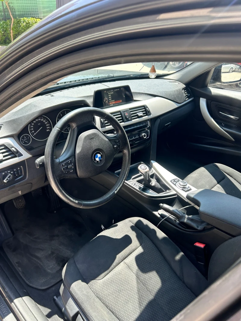 BMW 318 2017, Xdrive, снимка 4 - Автомобили и джипове - 53097420