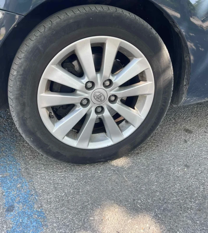 Toyota Auris 2.0 D4D keyless Сервизна книжка, снимка 4 - Автомобили и джипове - 51098690