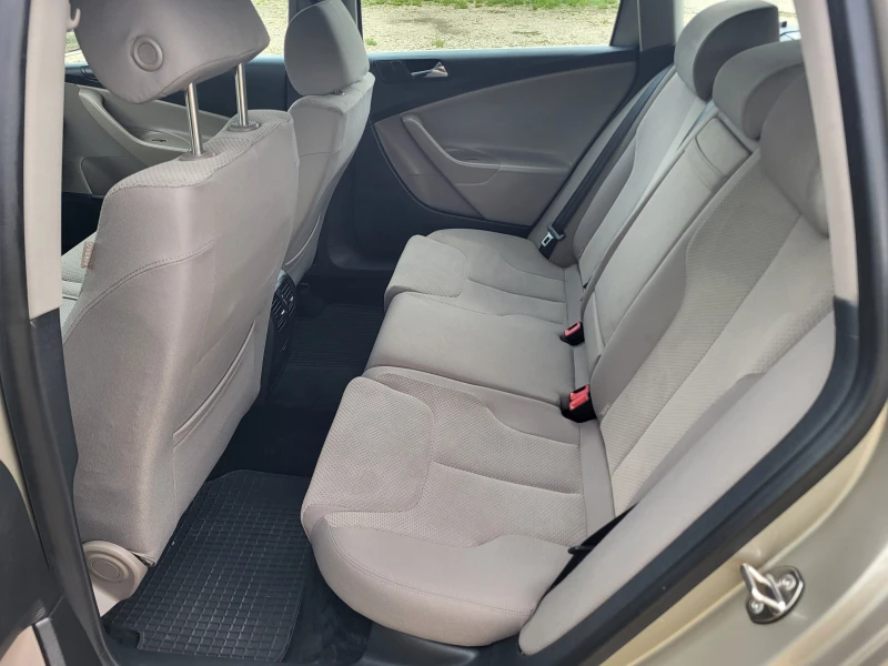 VW Passat 2.0TDi - DSG, снимка 10 - Автомобили и джипове - 51757503