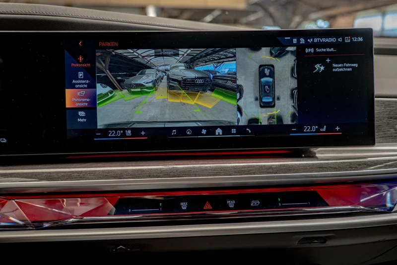 BMW 750 E/xDrive/SKY Lounge/INDIVIDUAL/Bowers & Wilkins/Au, снимка 14 - Автомобили и джипове - 51764657