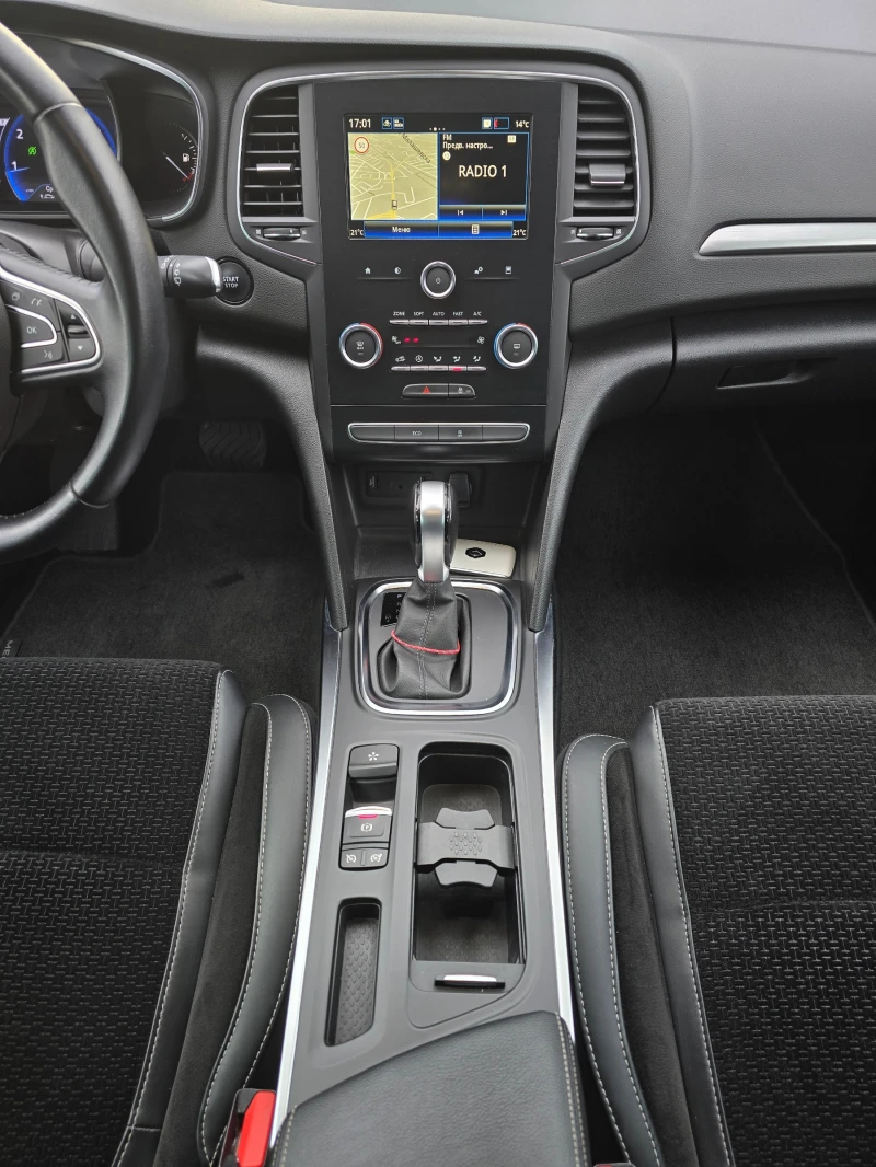 Renault Megane 1.3 Tce Intens, снимка 9 - Автомобили и джипове - 52148122