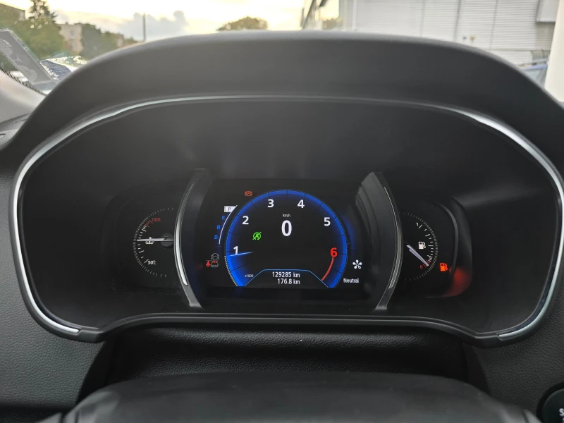 Renault Megane 1.3 Tce Intens, снимка 11 - Автомобили и джипове - 52148122