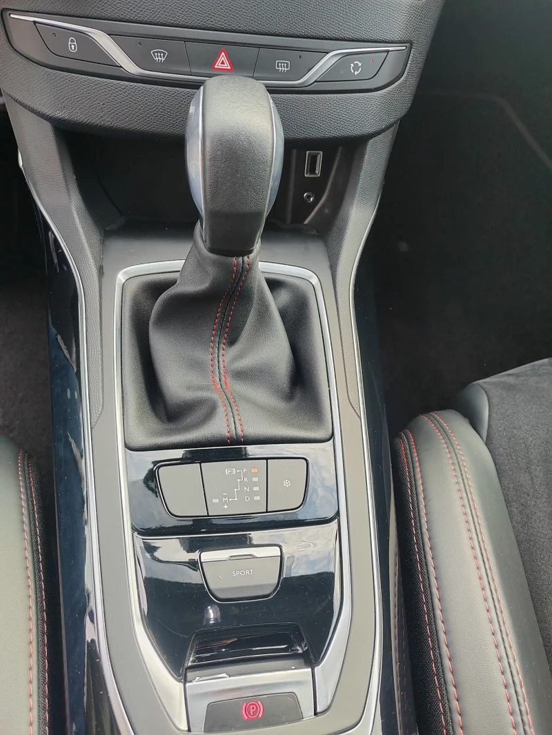 Peugeot 308 1.2, 131к.с.  GT Line, снимка 12 - Автомобили и джипове - 52349236