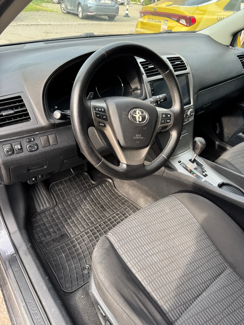 Toyota Avensis 2.0i, Navi, Automat, снимка 8 - Автомобили и джипове - 52399034