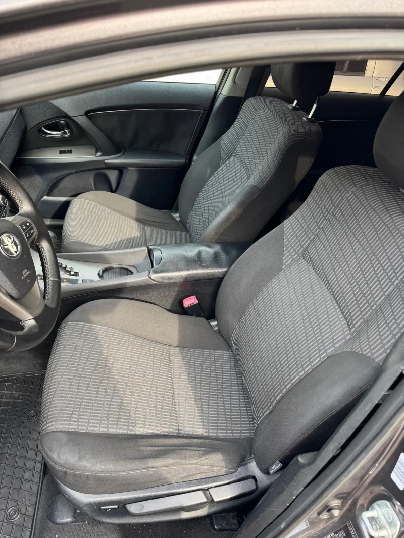 Toyota Avensis 2.0i, Navi, Automat, снимка 11 - Автомобили и джипове - 52399034