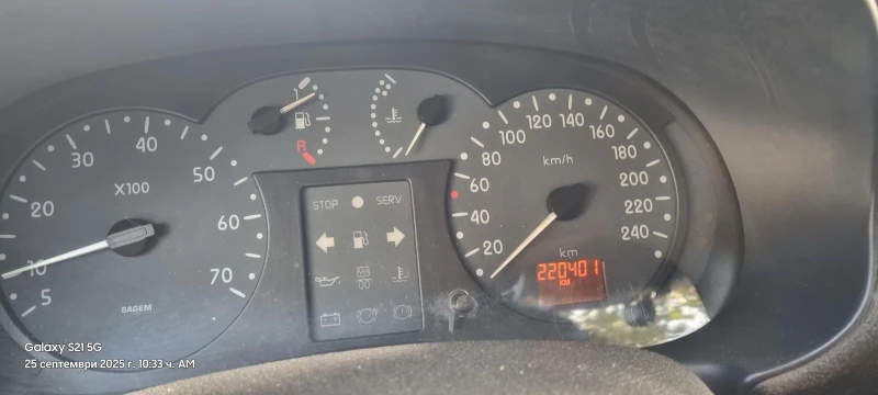 Renault Clio, снимка 17 - Автомобили и джипове - 52867007