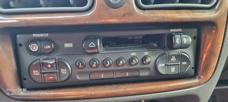 Renault Clio, снимка 6 - Автомобили и джипове - 52867007