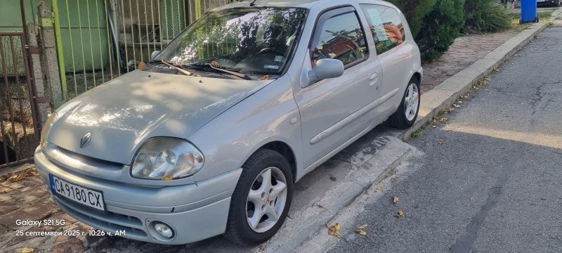Renault Clio, снимка 5 - Автомобили и джипове - 52867007
