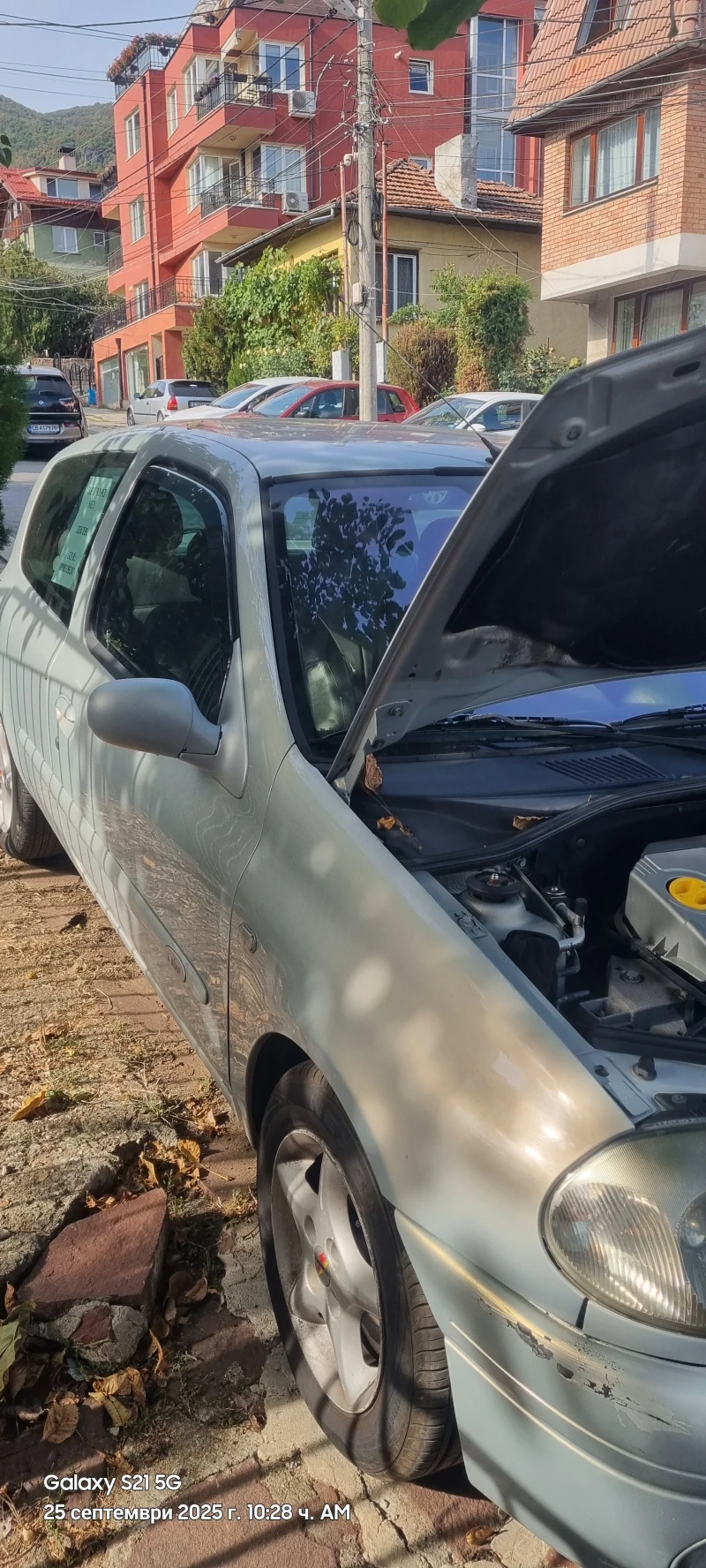 Renault Clio, снимка 14 - Автомобили и джипове - 52867007