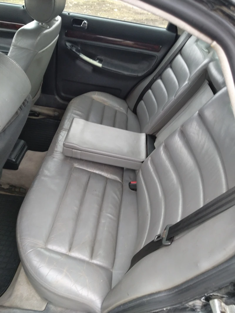 Audi A4 1.8 Т, снимка 6 - Автомобили и джипове - 53433052