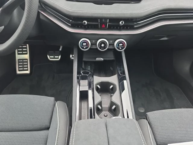 Skoda Superb 2.0TSI* 4x4* DSG* MATRIX* DISTR* 360 CAM* KEYLESS* - изображение 9