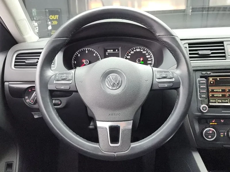VW Jetta 2.0 TDI, снимка 13 - Автомобили и джипове - 53413603