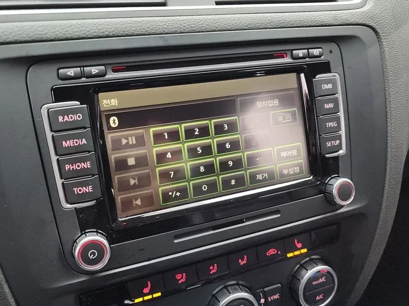 VW Jetta 2.0 TDI, снимка 14 - Автомобили и джипове - 53413603