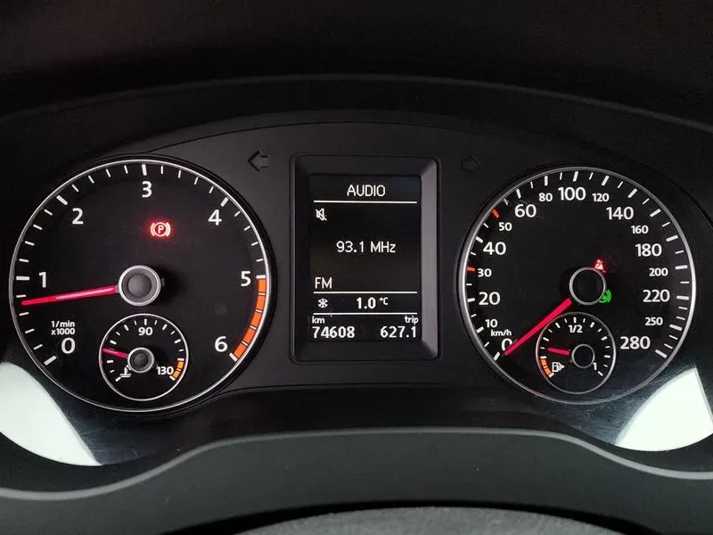 VW Jetta 2.0 TDI - изображение 8