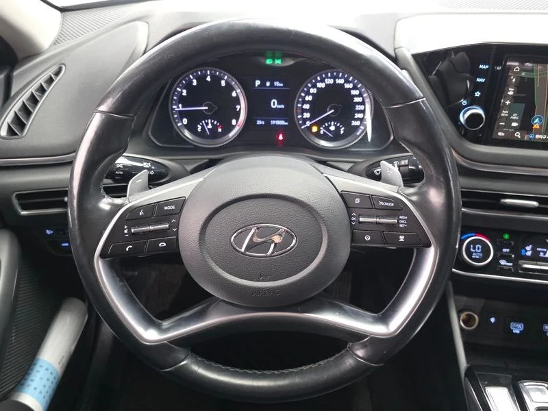 Hyundai Sonata 2.0 Automatic, снимка 9 - Автомобили и джипове - 55658600
