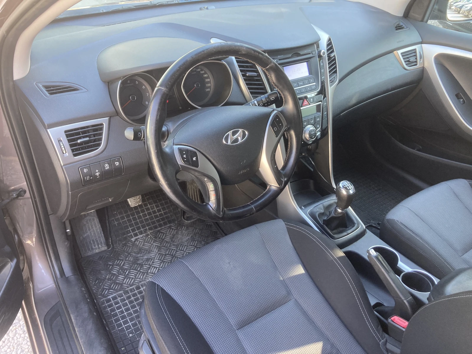 Hyundai I30 1.6 - Бензин - изображение 8