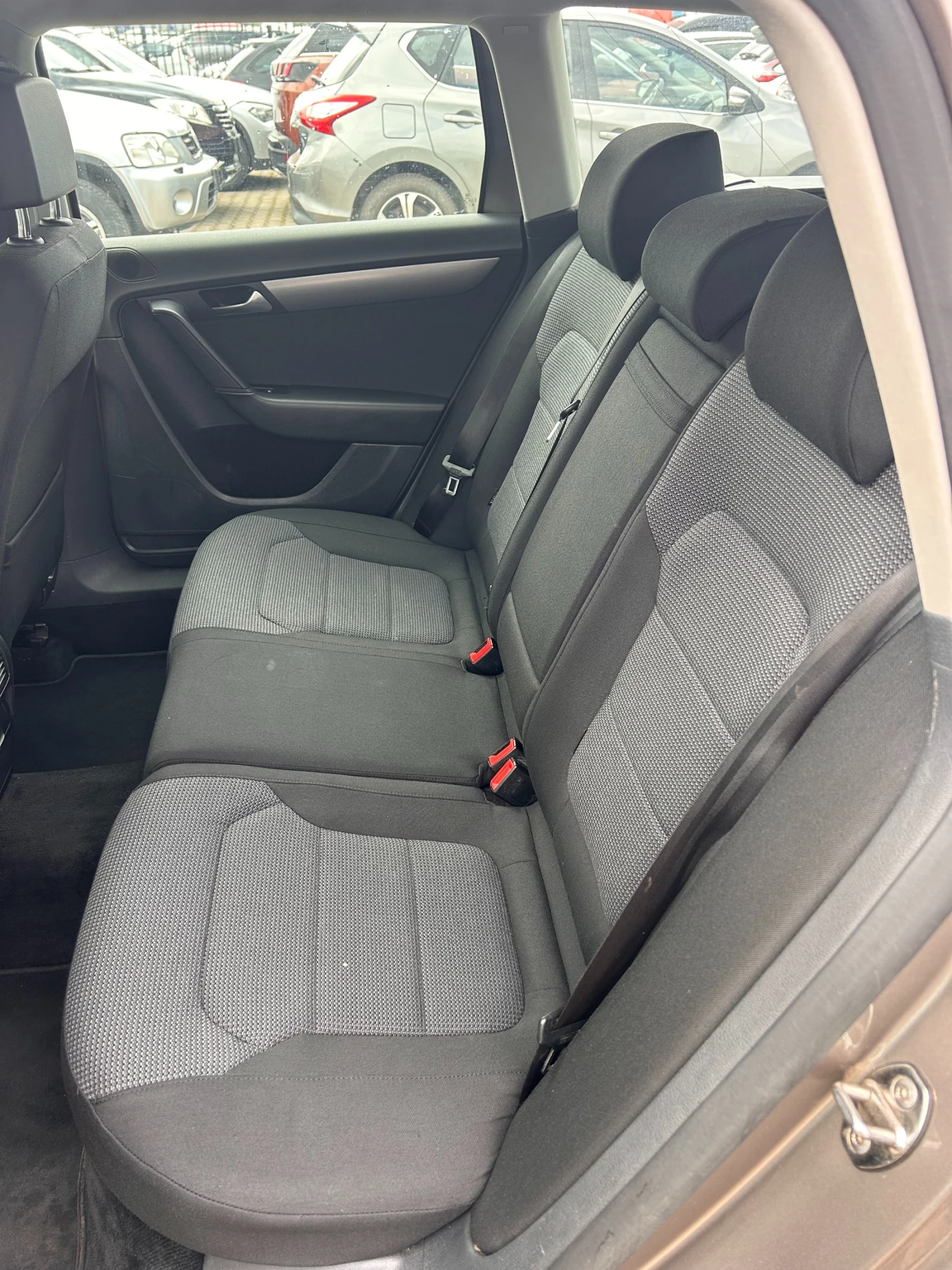 VW Passat 1.6TDI EURO 5 - изображение 10