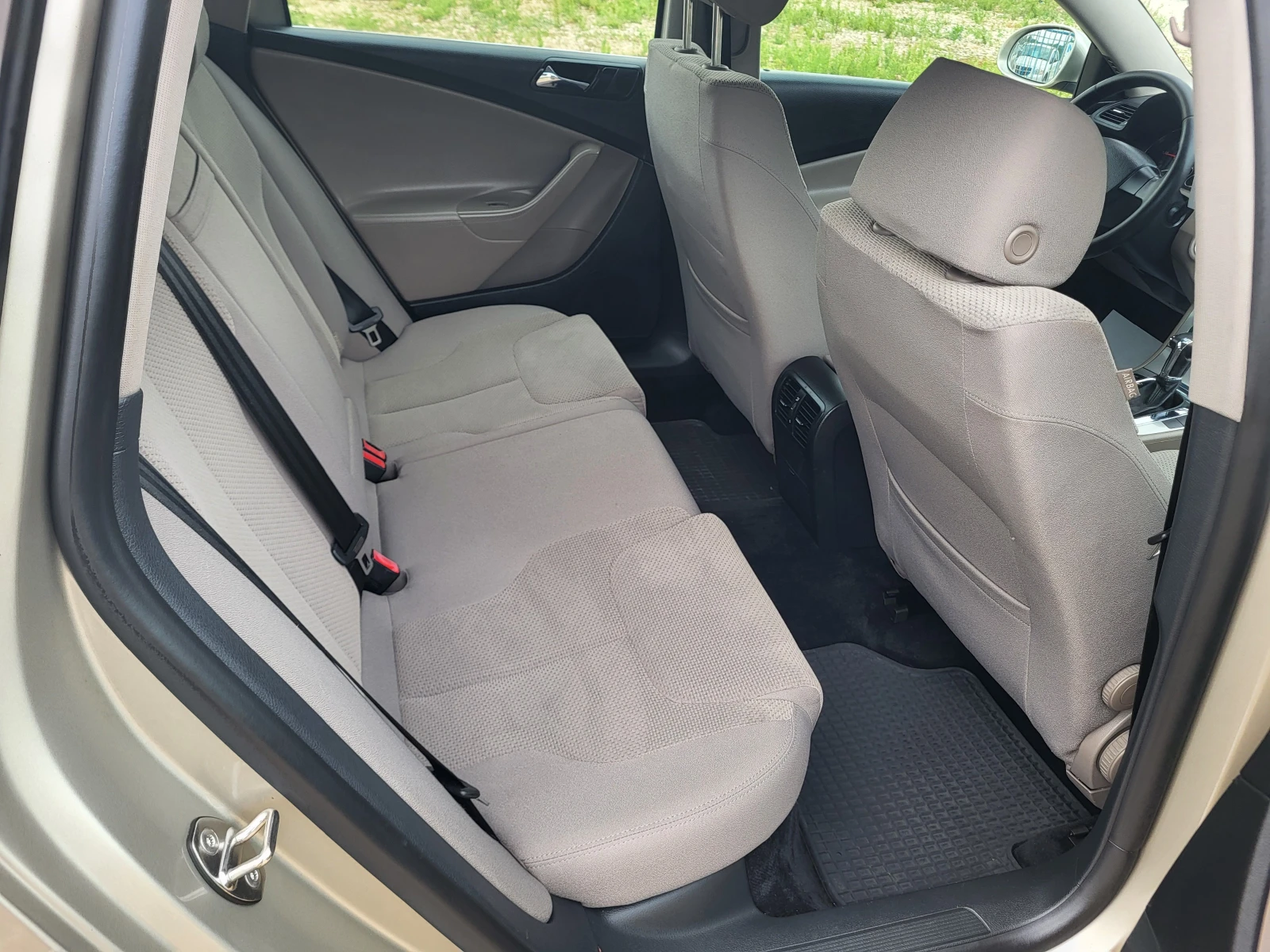 VW Passat 2.0TDi - DSG | Mobile.bg   12