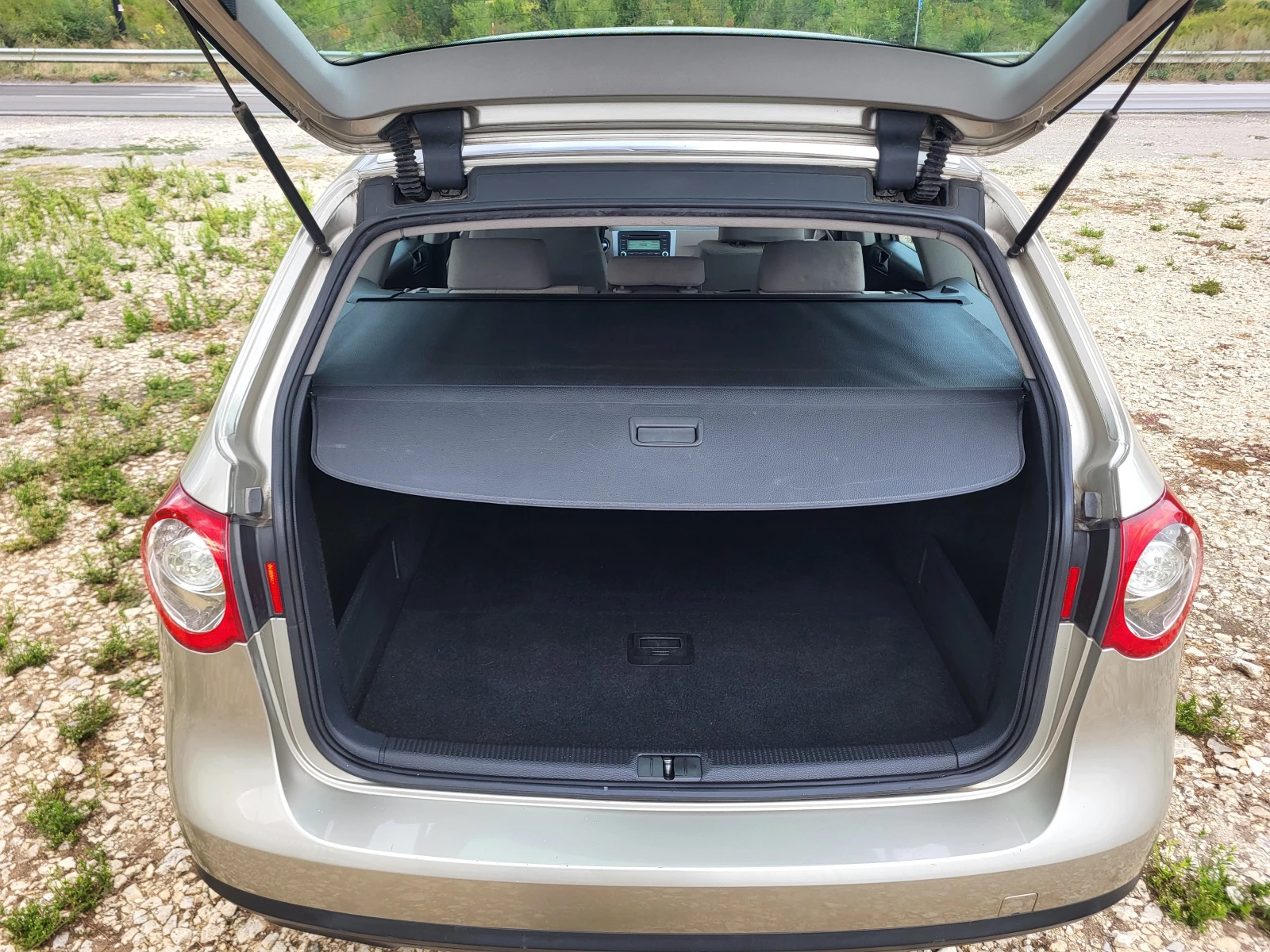 VW Passat 2.0TDi - DSG | Mobile.bg   11