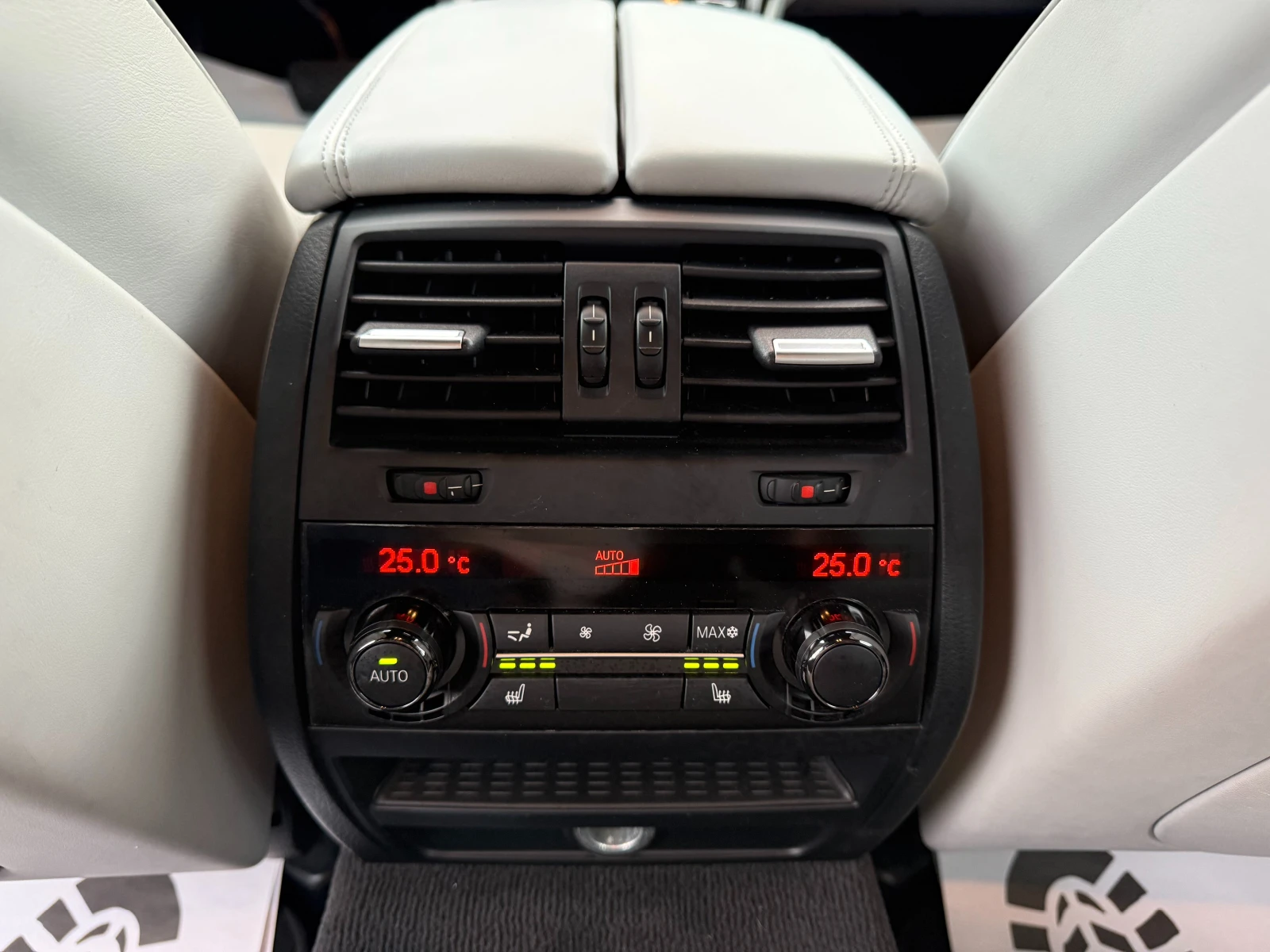 BMW 550 6 МЕСЕЦА ГАРАНЦИЯ/408к.с. M Pack Всички Екстри - изображение 9