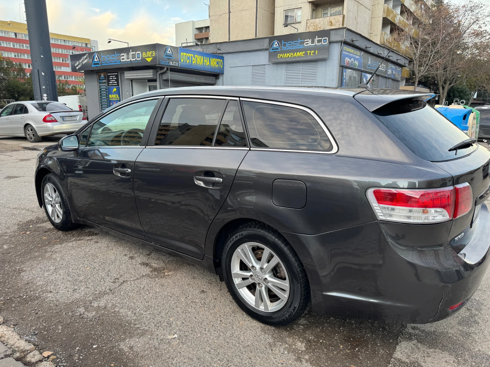 Toyota Avensis 2.0i, Navi, Automat - изображение 7