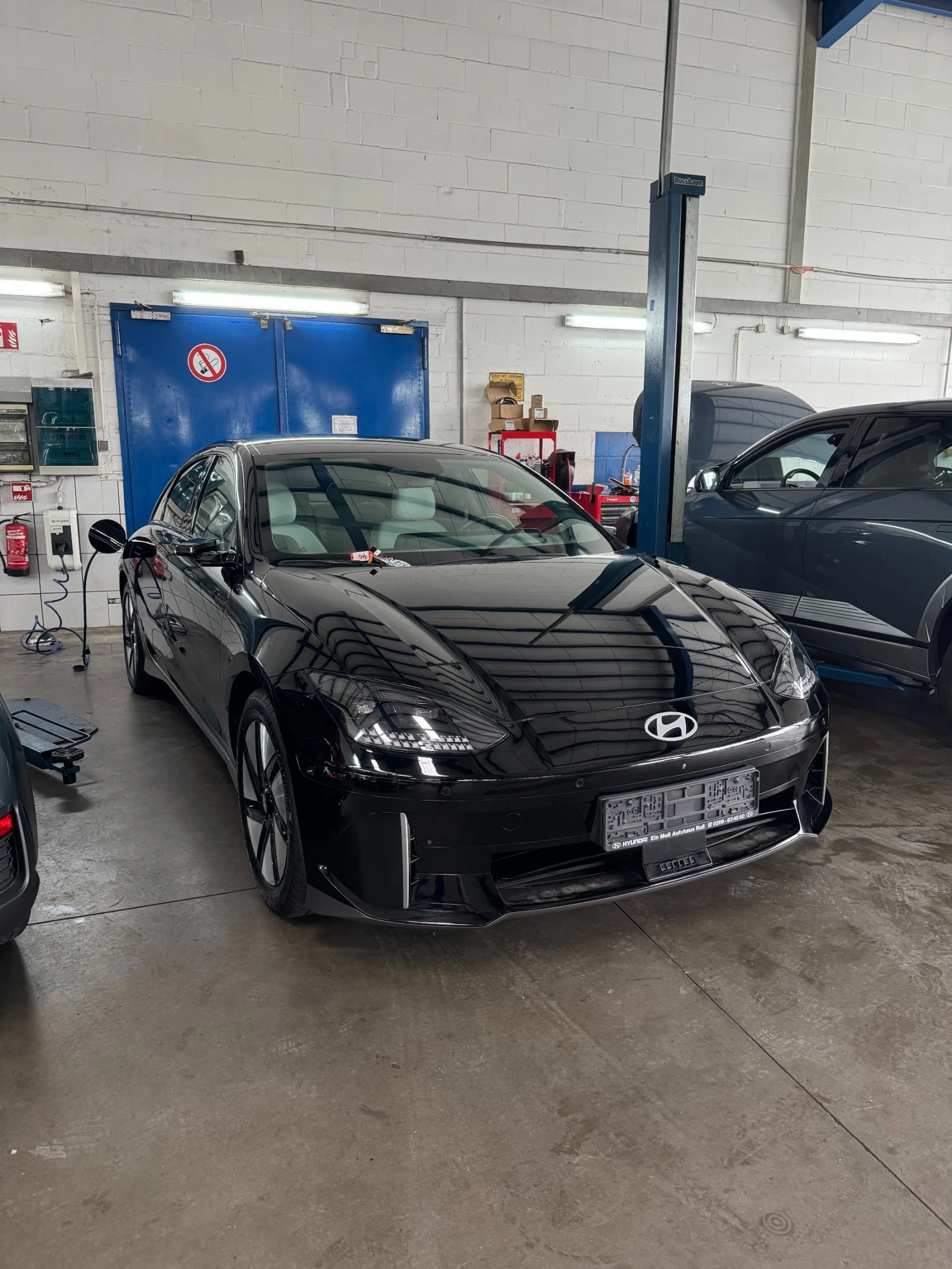 Hyundai Ioniq 6 UNIQ 4x4 325 к.с.ТОП оборудване | Гаранция до 2031 - изображение 2