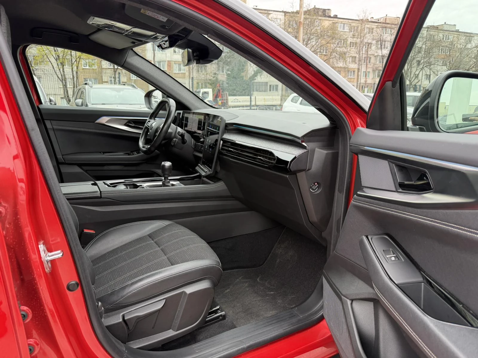 Renault Austral 1.3TCe 140k.c., снимка 10 - Автомобили и джипове - 54288589