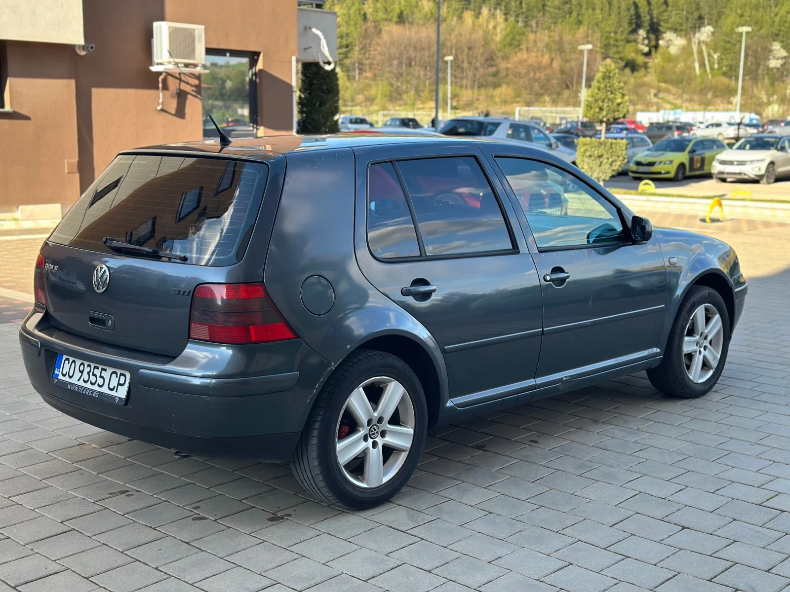 VW Golf 1.6 LPG, снимка 3 - Автомобили и джипове - 54312599