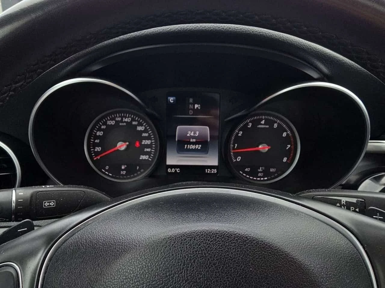 Mercedes-Benz C 300 4MATIC AMG PKG * NO ACCIDENTS / PANO / BLIND, снимка 12 - Автомобили и джипове - 54345346