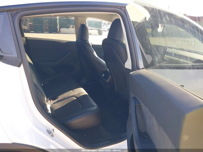 Tesla Model Y Awd/Long Range Dual Motor All-Wheel Drive, снимка 8 - Автомобили и джипове - 54419098