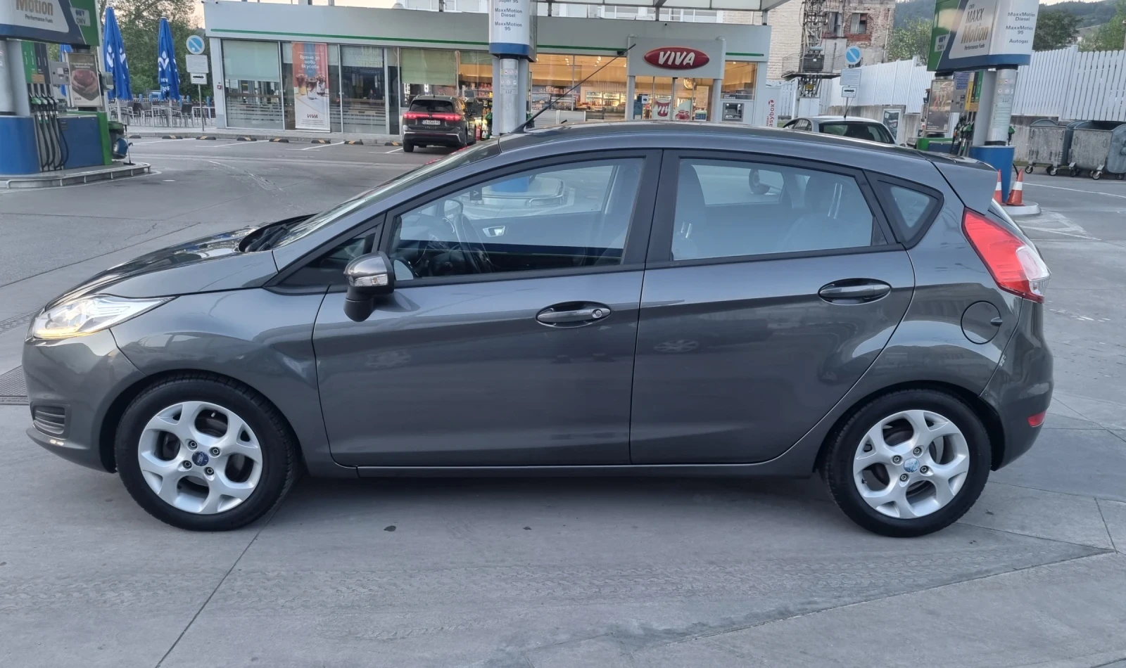 Ford Fiesta 1.5TDCI/NAVI/EURO6, снимка 2 - Автомобили и джипове - 54446203